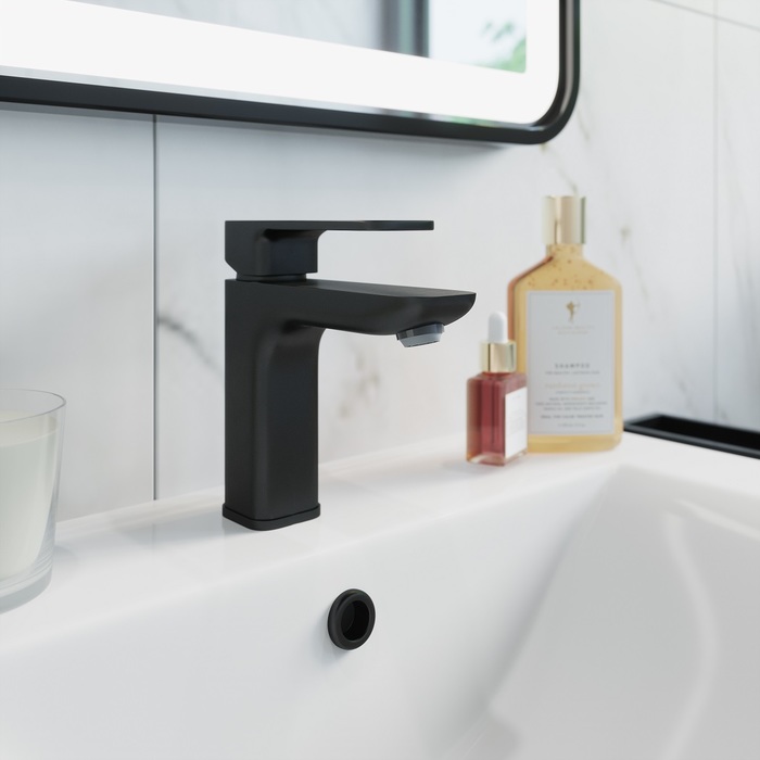 Купить Смеситель для раковины IDDIS Slide черный SLIBL00i01